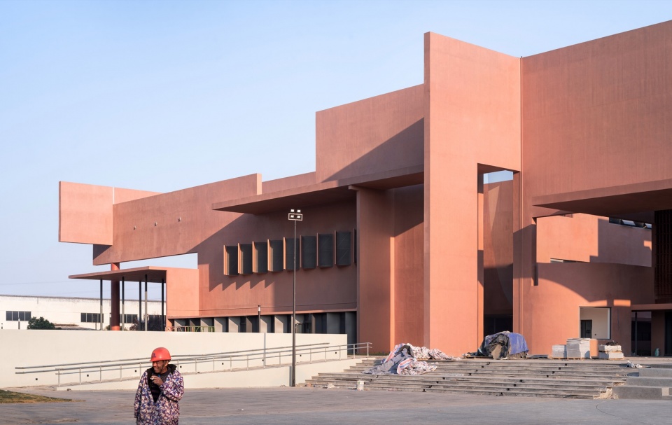 图书馆及文体中心 / The Library and Cultural & Sports Center