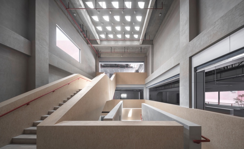 文体中心中庭 / Atrium of the Cultural & Sports Center