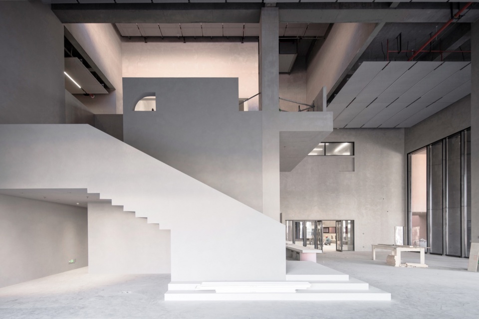 图书馆门厅 / Library lobby