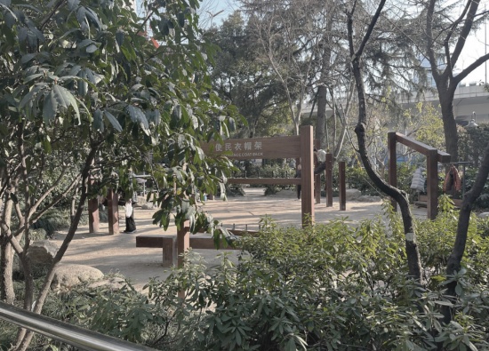 健身区更新前,Outdoor Fitness Area — Before Renovation