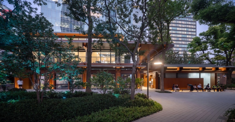 夜幕下的游客服务中心,Visitor Centre After Dark