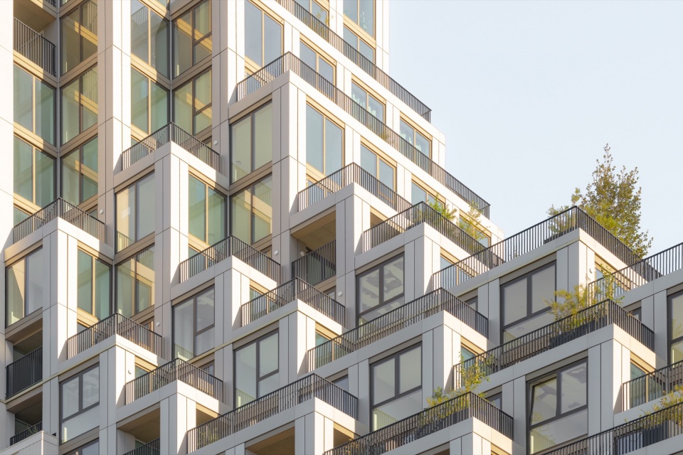 阳台、凉廊与立面细部 / Balconies, loggias and façade details
