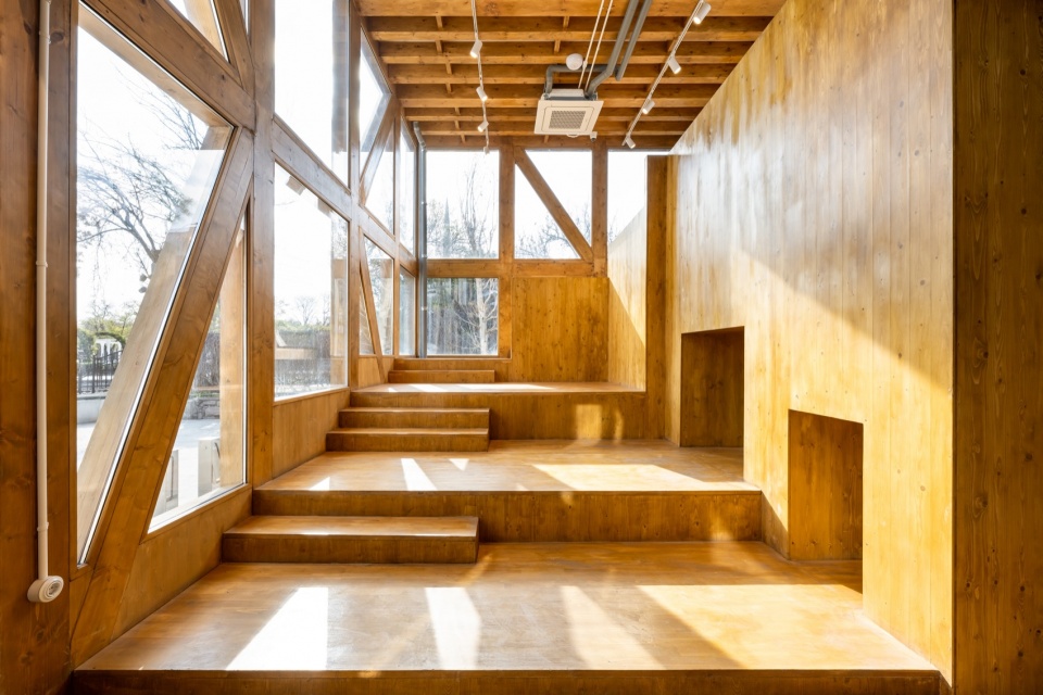 木构楼梯 / Timber staircase
