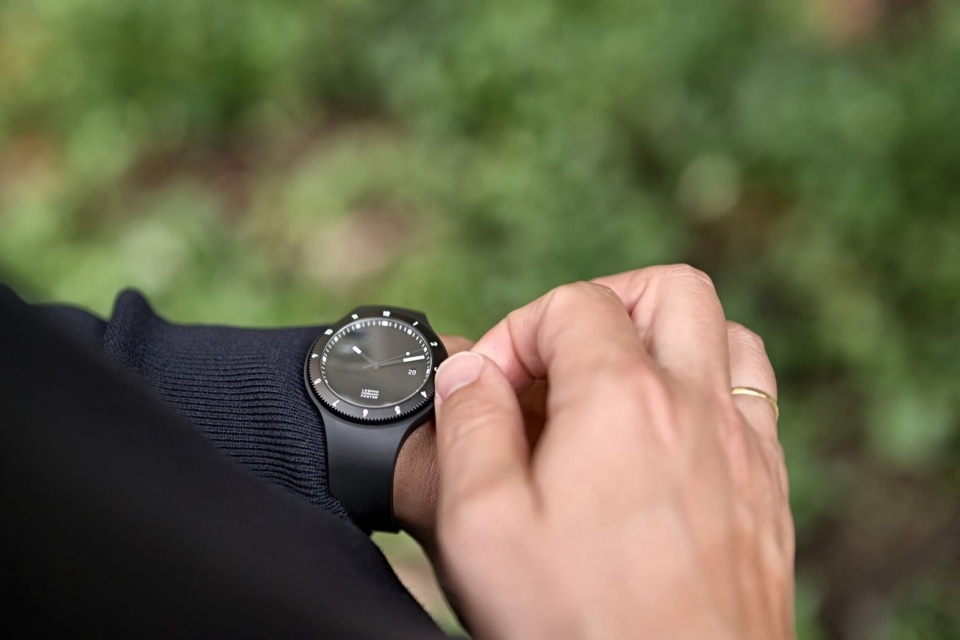 读取腕上时间 / Reading the time on the wrist