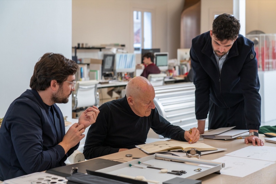 工作室中的方案推敲 / Developing the design in the studio