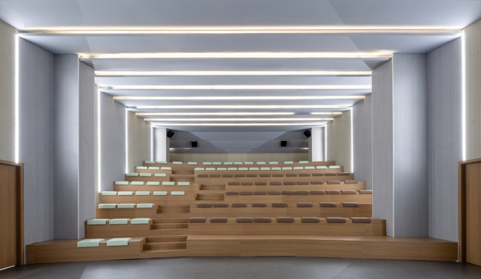 报告厅室内 / Auditorium Interior