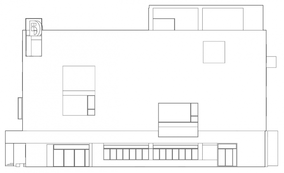 东立面 / East Elevation