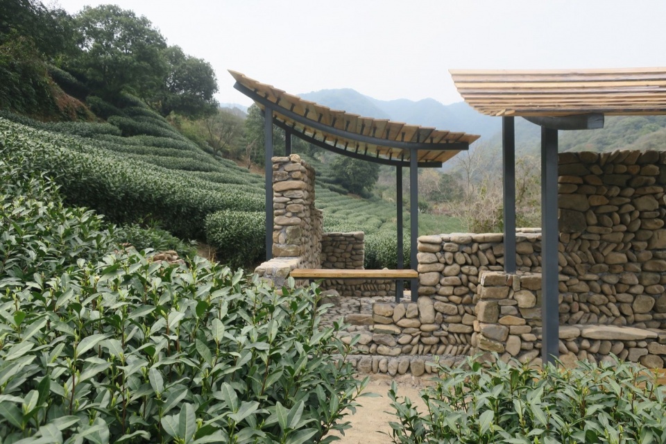 东立面局部 / East elevation detail