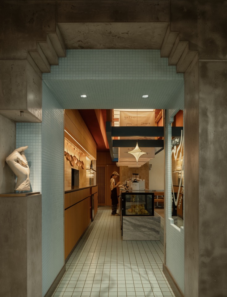 艺术门廊 / Art-lined entrance passage