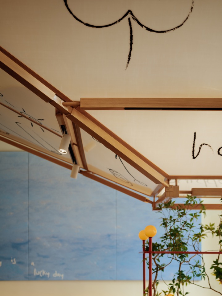 帆形装置细部 / Detail of the sail-like installation