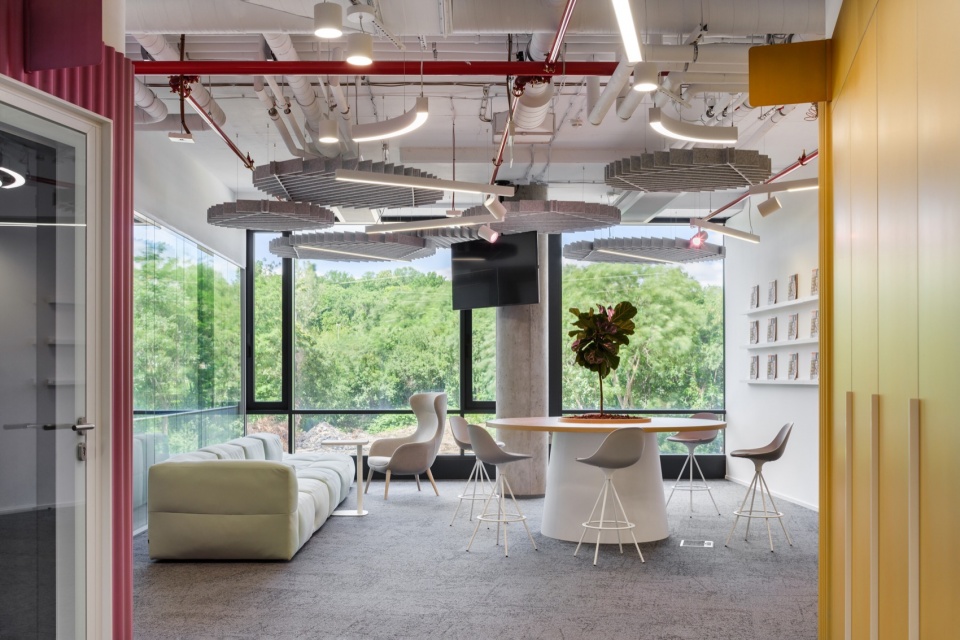 非正式交流空间 / Informal meeting space