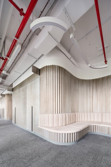 曲面表膜与灯光 / Curved membrane and lighting