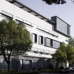 旧厂新序——时装工厂店立面改造，浙江桐乡 / 森上建筑