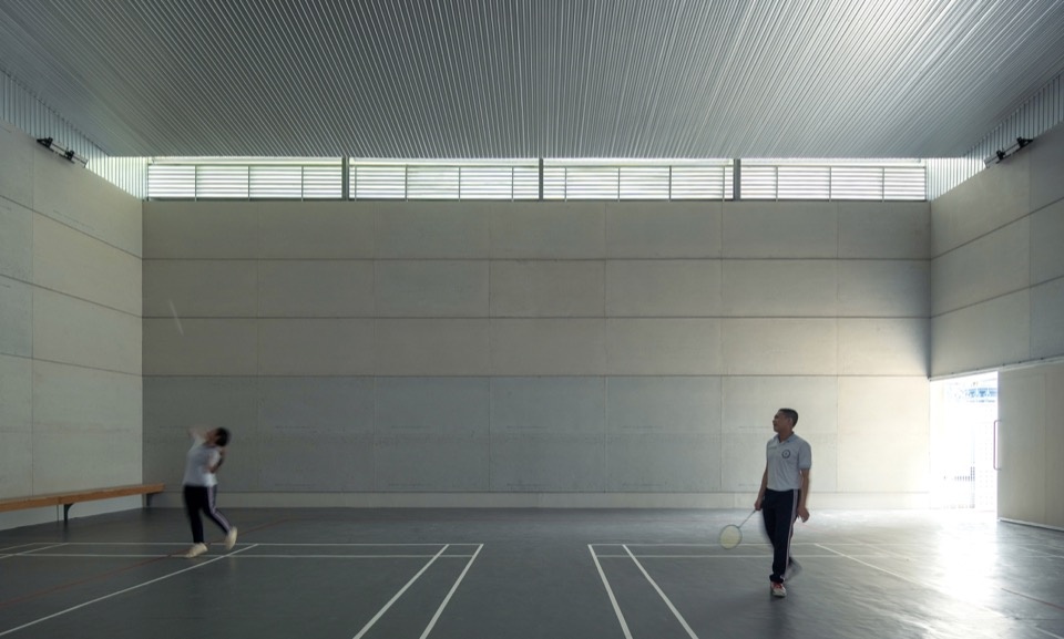 场地与内墙 / Court and inner wall