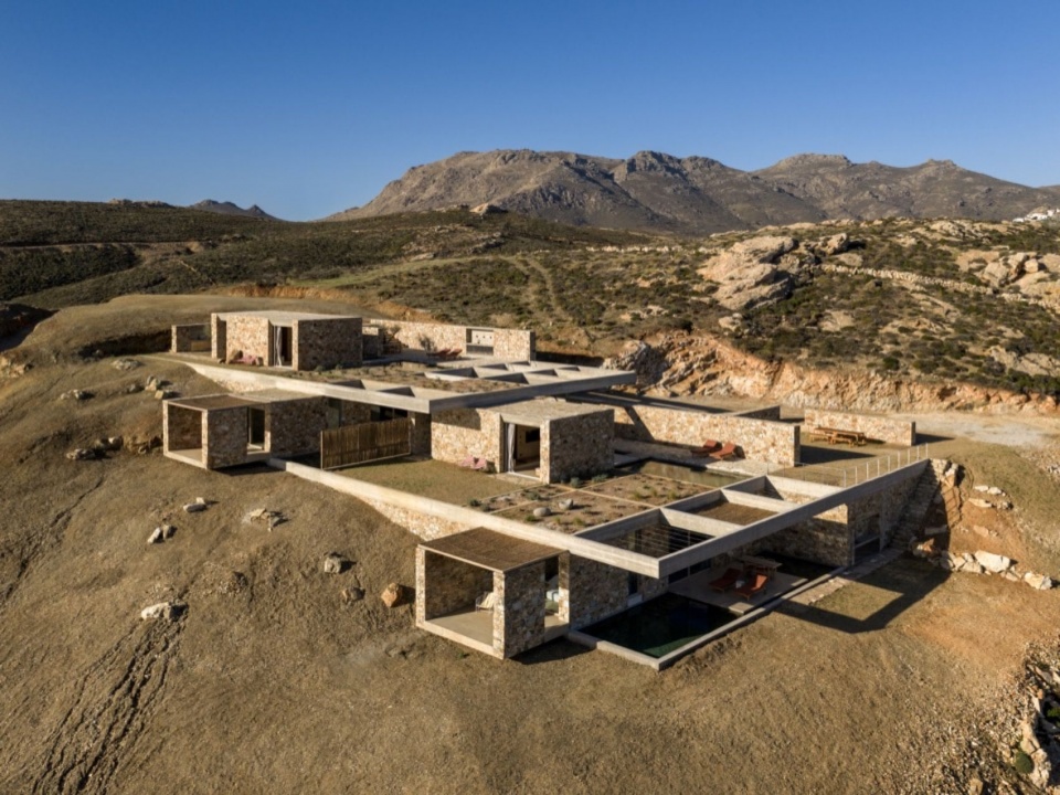 度假居所整体鸟瞰 / Aerial overview of the retreat