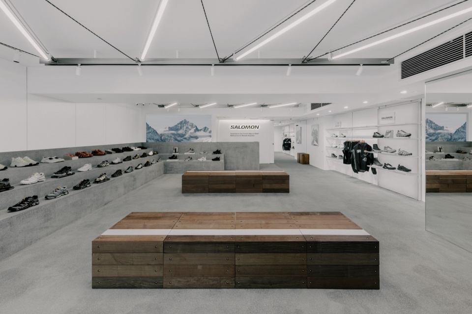 店内全景 / Interior overview