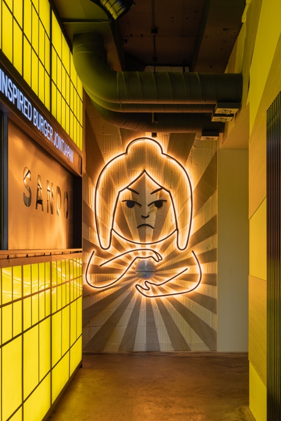 霓虹品牌吉祥物 / The neon brand mascot