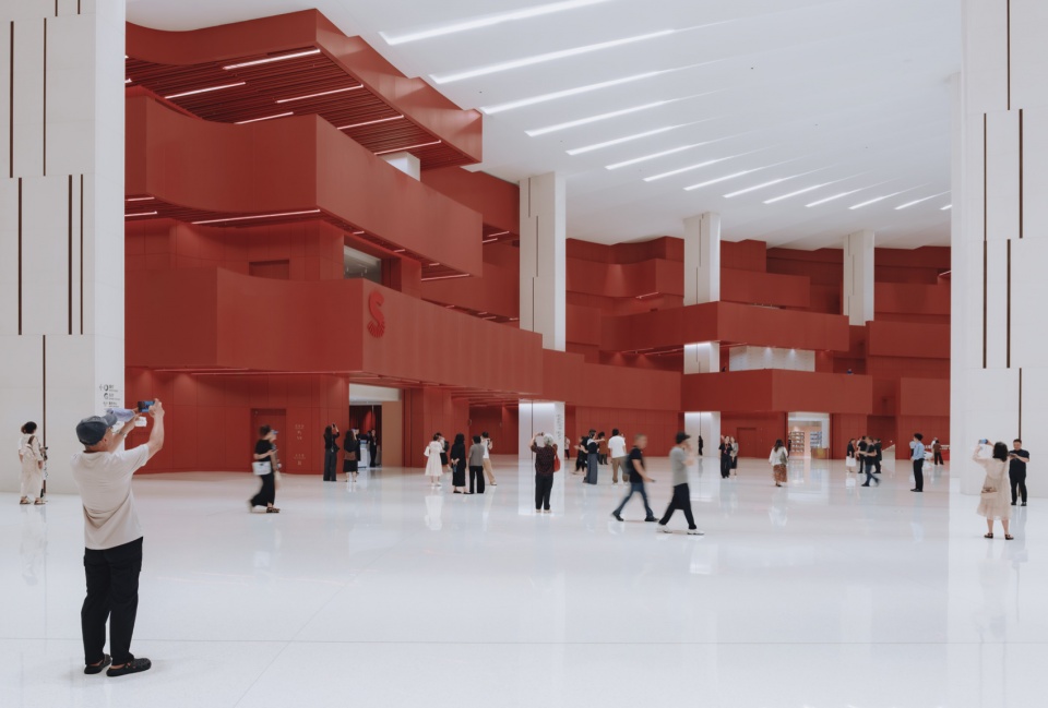 连续开放的大厅空间,Continuous open lobby spaces