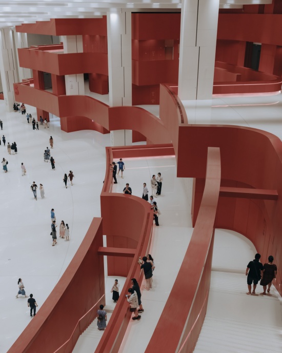 从楼上俯瞰大厅,Looking down into the lobby