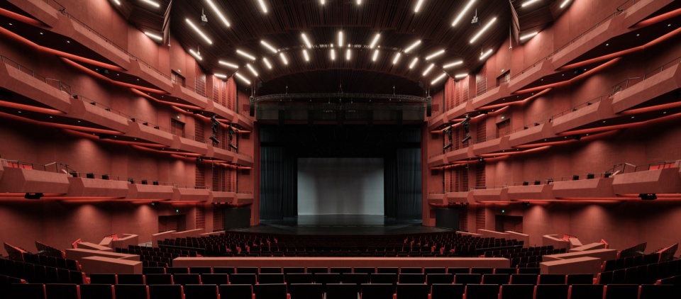 红厅舞台与观众席,Harmony Hall, stage and auditorium