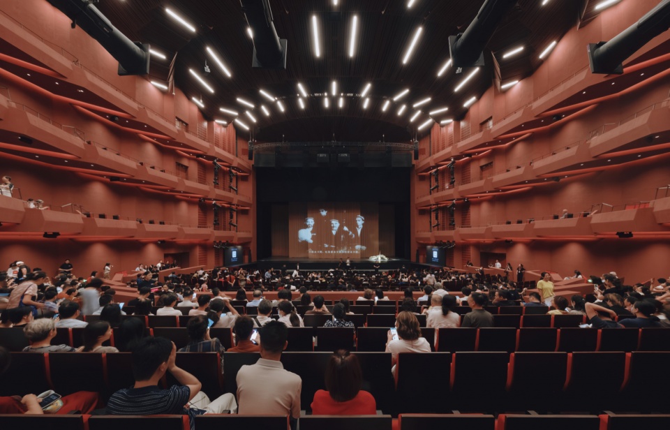 演出中的红厅,Harmony Hall during a performance