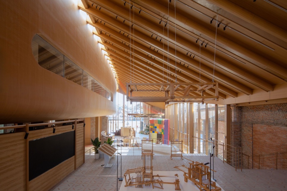 阶梯展区视角 / Stepped exhibition area