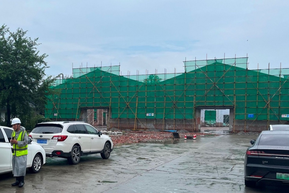 原始照片 / Existing factory exterior