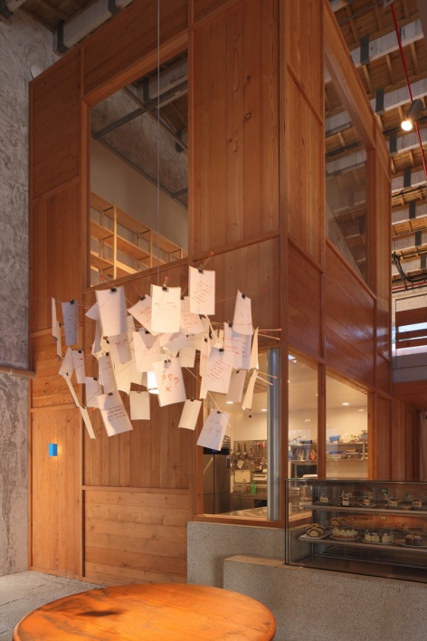 木屋内的空间 / Inside the wooden volume