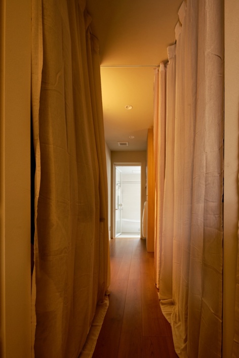 可开合的布帘 / Adjustable fabric curtains