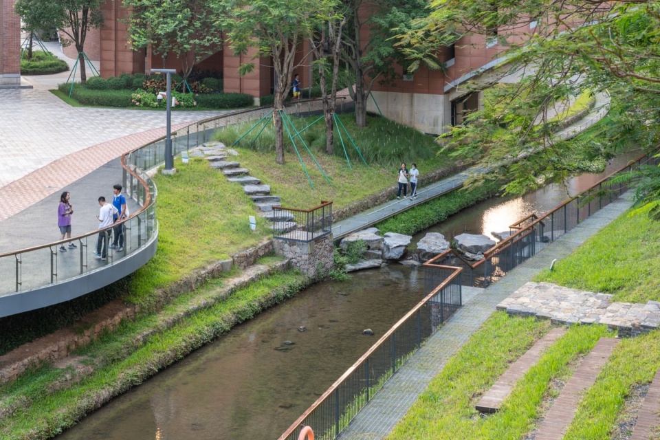 河道与校园公共空间,The watercourse and campus public spaces
