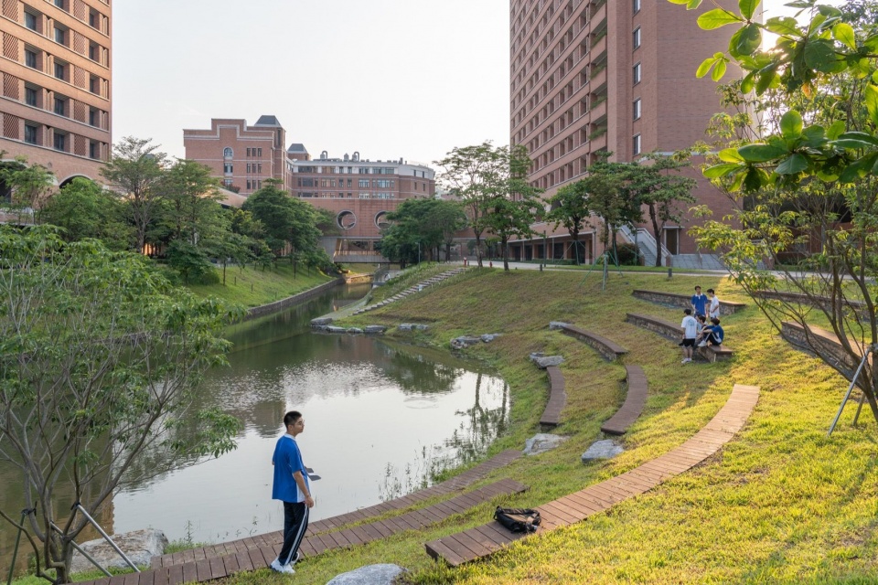 开放的校园水岸,An open campus waterfront