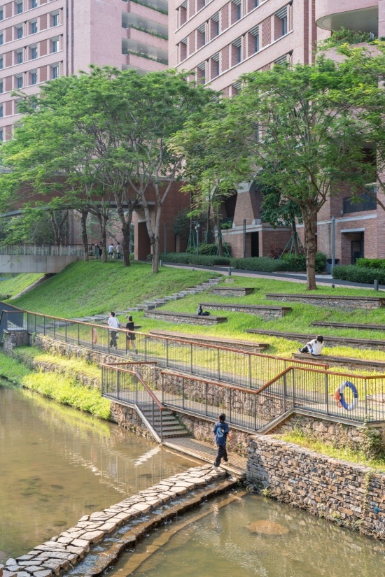 深中河涌,Bijia Shan River at Shenzhen Middle School