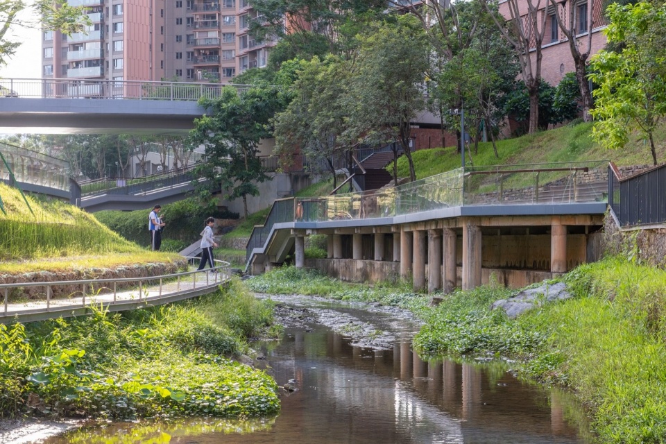 栈道与亲水步道,Boardwalk and Waterside Path