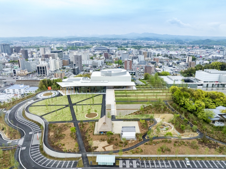 博物馆与美术馆场地全景航拍 / aerial view of the museum and art museum site