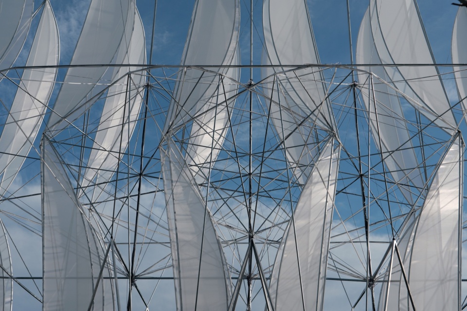 组合装置钢索与无纺纱细部 / Assembly, steel wire ropes and nonwoven gauze