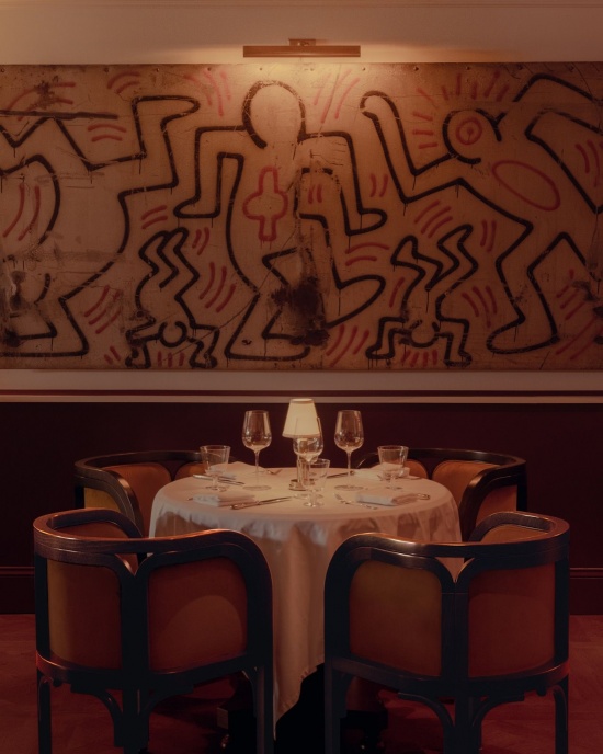 餐厅中的艺术品 / Artwork in the restaurant
