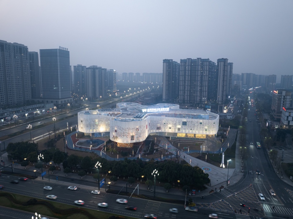 东向鸟瞰 / East aerial view