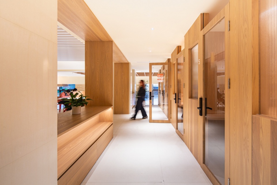 武侯区就业服务总站-室内2 / Wuhou District Employment Service Center corridor