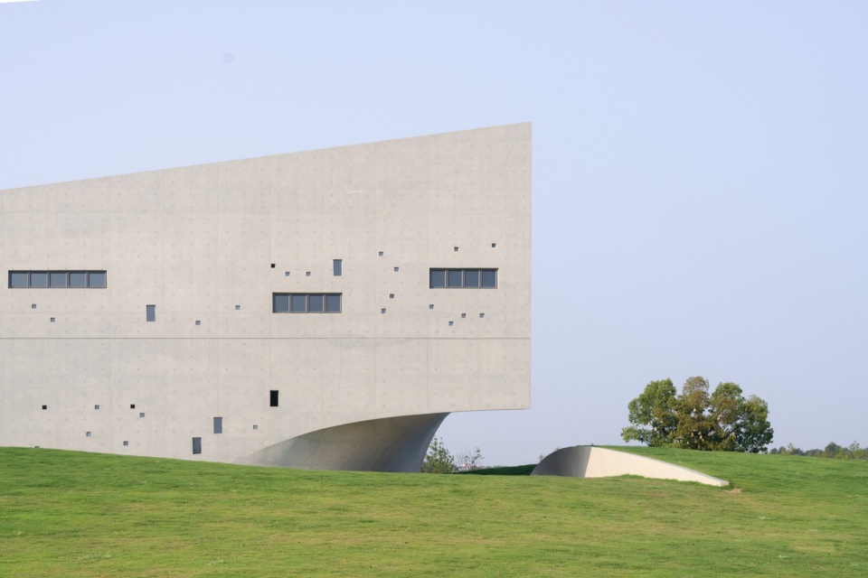 清水混凝土立面, The exposed-concrete facade