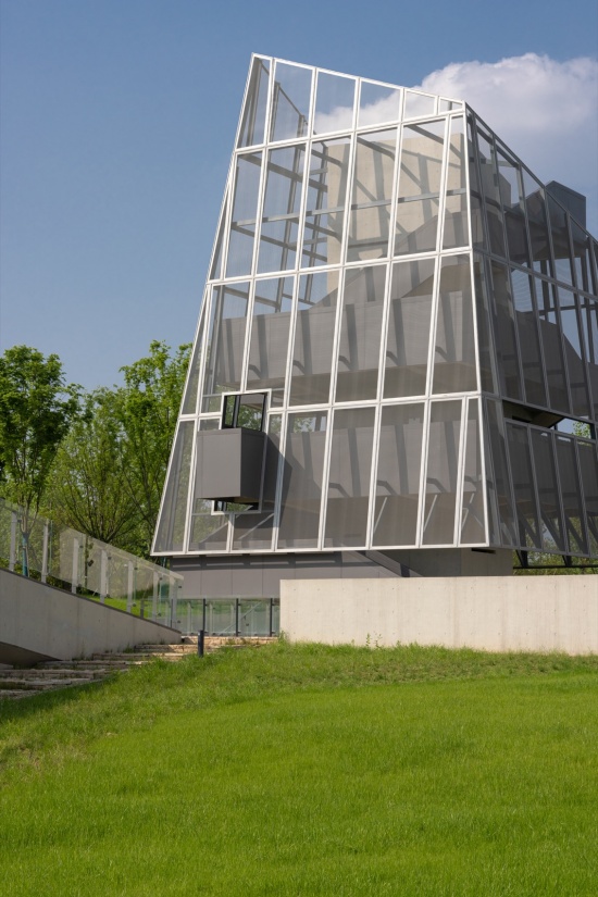 冥想塔外观, The Meditation Tower
